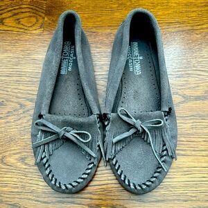 Minnetonka Moccasins grey suede size 6.5 like new